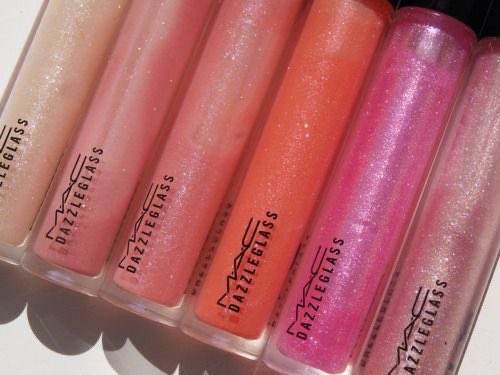 pinkestplaymate's tweet photo. i’ve really been wanting shimmer peachy colored lipglosses lately, i think peach colors look so cute on black girls 🍑🍨 https://t.co/3oJfCrNX5y