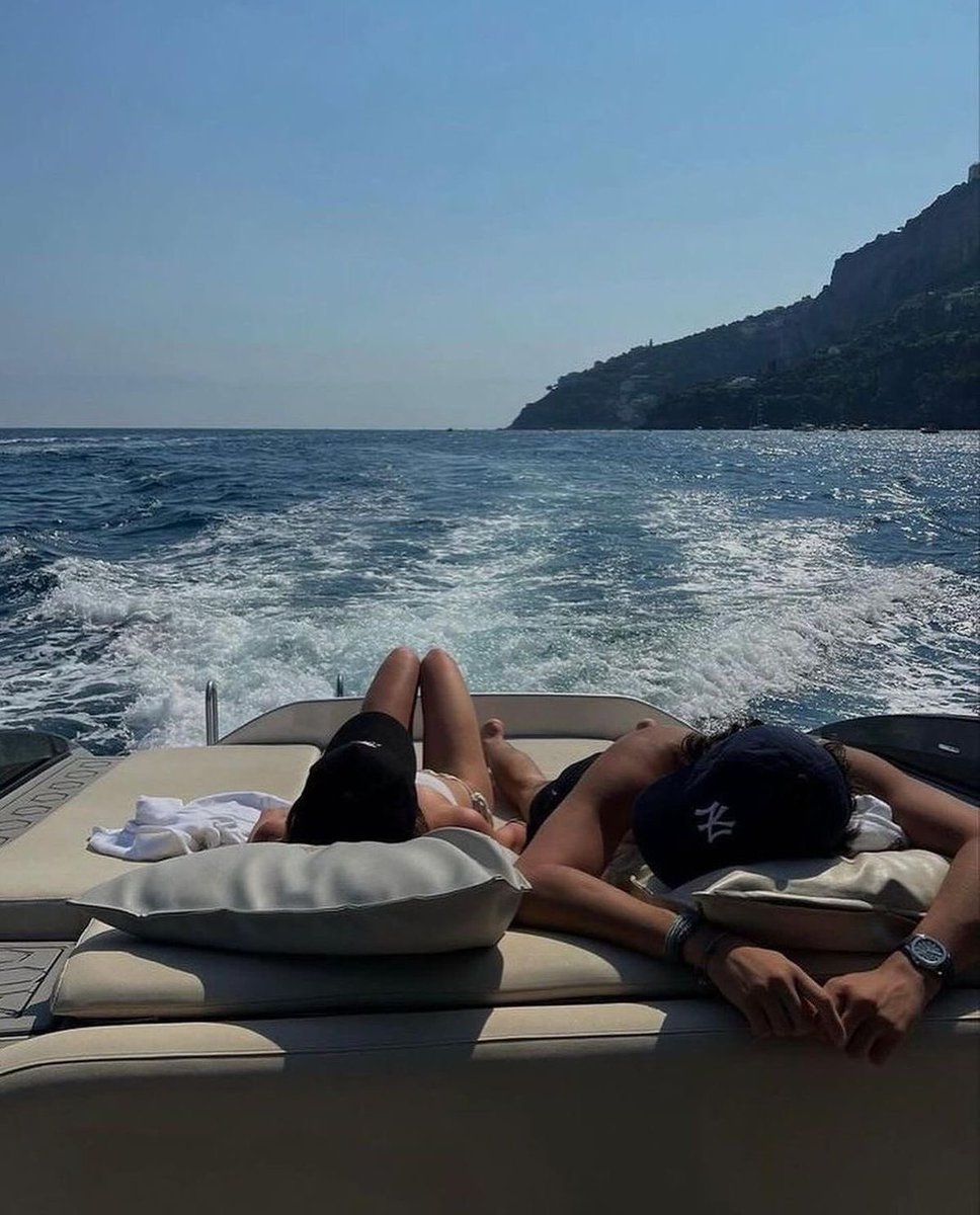 classyladylife's tweet photo. peak life. https://t.co/kVmCLhyM4h