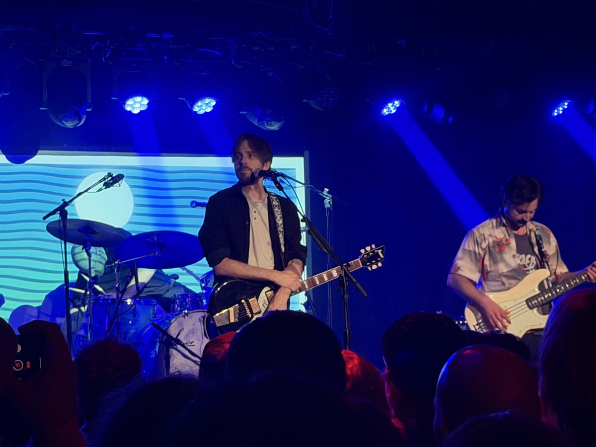tacokitan's tweet photo. Phenomenal show @redvoxband! Thank you guys and thank you Bill, Dave, and Joe 2 for signing my setlist! (and more :P) https://t.co/qhoAWf9GEE