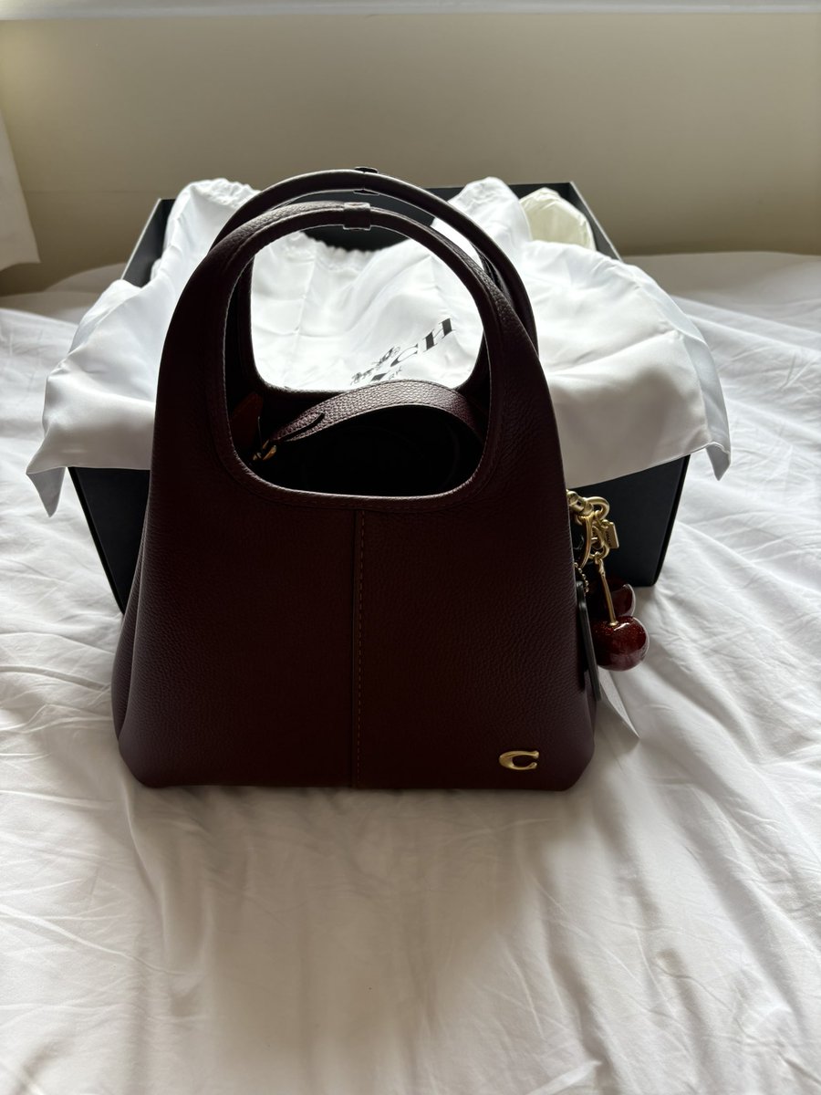 spoilathenanow's tweet photo. Nothing hotter than a designer bag filled with cash

Findom finsub femdom paypig https://t.co/XV8XlztEvn