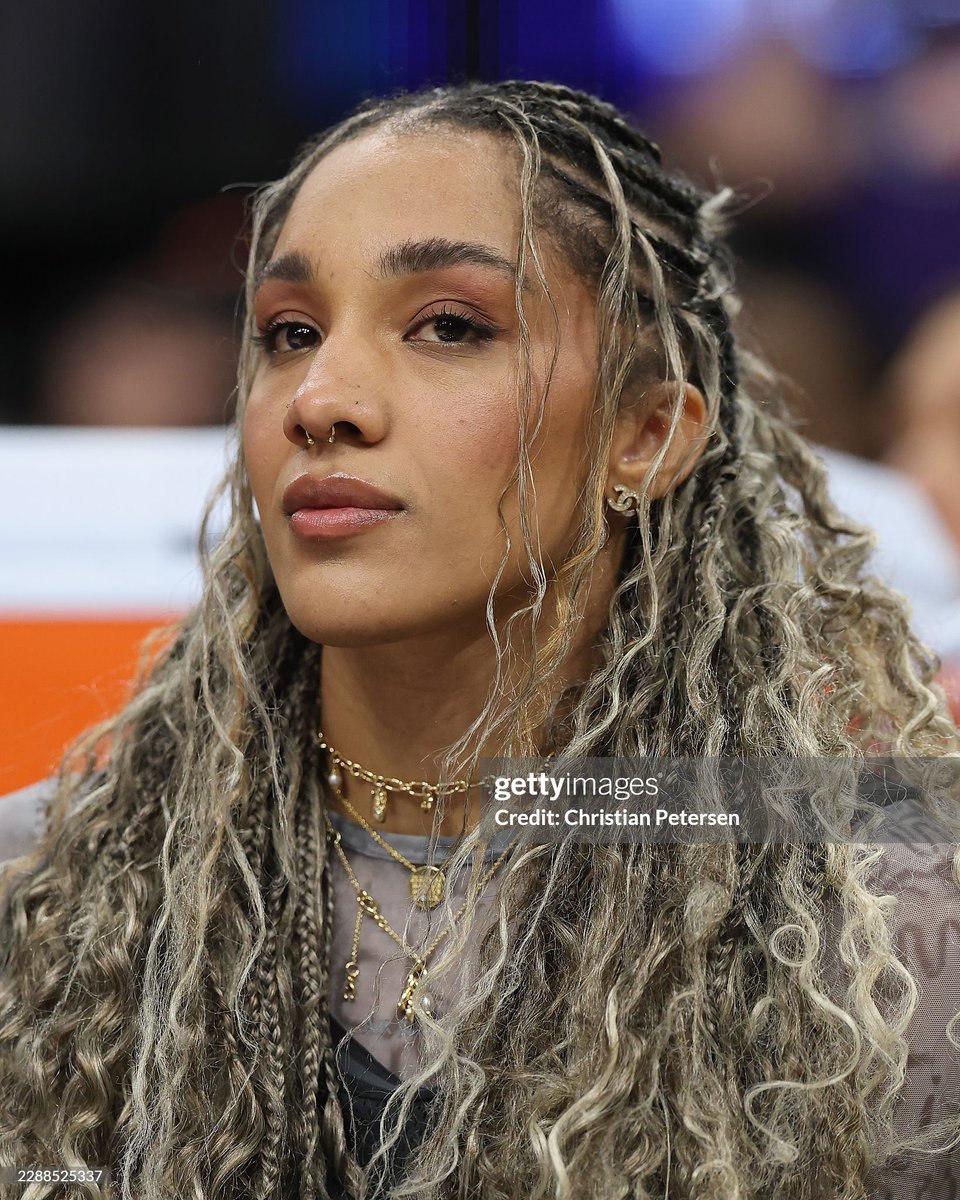wnbgayani's tweet photo. Gabby is so gorgeous https://t.co/m0I3PnhNvm