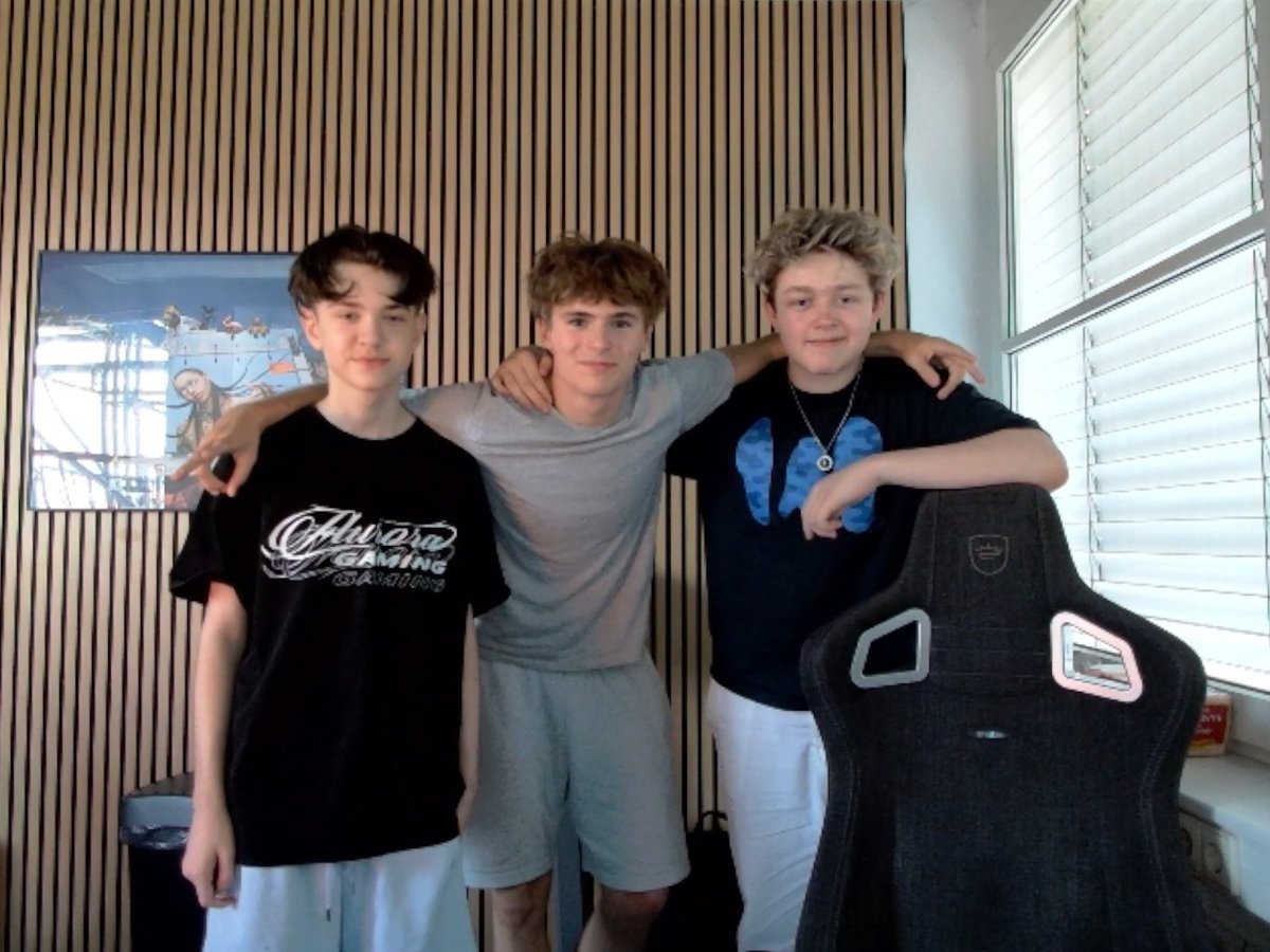 EgeXJerG's tweet photo. TRIO 2027 @SkySZN_ @ScrollSZN @shxrkFNBR https://t.co/ZNZsq7Yc86