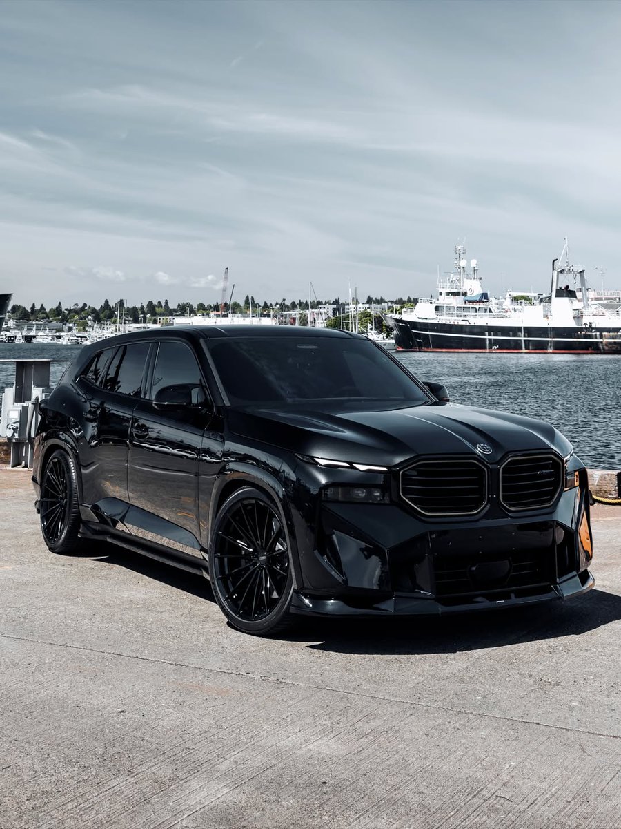 RPMvisualss's tweet photo. Bmw XM https://t.co/5ZxHHDq41s