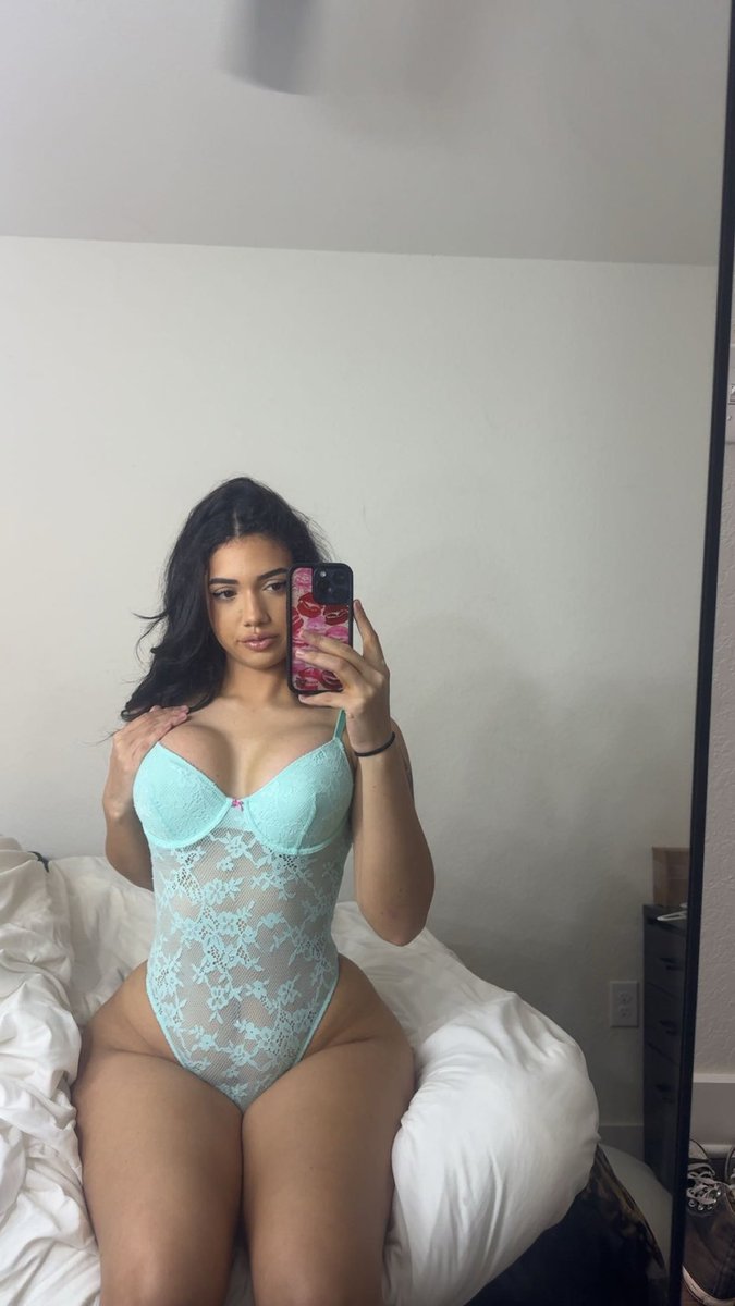 itsurfavash3's tweet photo. Thick thighs 😋 #nsfwtwtًً #content https://t.co/hlld0bJY3X