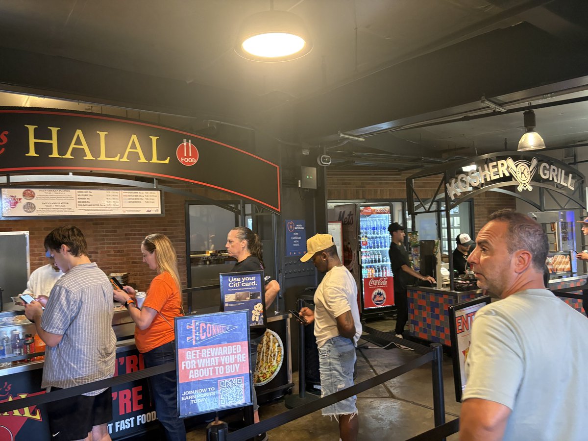 JoshMalina's tweet photo. Citi Field’s Two Stand Solution. https://t.co/znieqpahx4