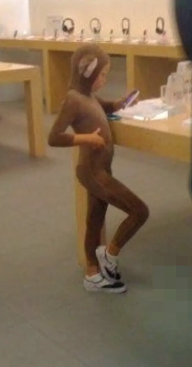 djosprincess's tweet photo. gay little monkey from the apple store https://t.co/Rcoz4zaAwf