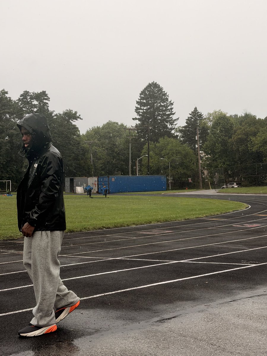 Makaiwms's tweet photo. Great Conditioning Day
1600,1200,800,400, Bleacher Suicides. 
@BCCfootball2025 @CoachLarryOC @BStreamPayeski #LRN400 #LRNRECRUIT @CoachLanceo @CoachrunLRNEast  @LANCEOSRN 
@LRN400 #CLASSOF2027 #STUDENTATHLETE #HSPREPS #GrowthMindset #IAMELITE #MENTORING https://t.co/eodm6Hi0gU
