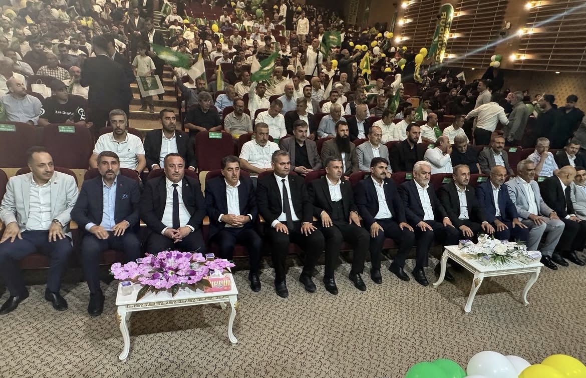 AhmtNctULK's tweet photo. HÜDAPAR G.Antep İl Başkanlığı 5. olağan ilk kongresine katılım sağladık. Görev devreden Faruk Göçer başkanımızı ve İl başkanlığı görevini devralan Mustafa Kaya kardeşimizi tebrik ediyor yapılan kongrenin hayırlar getirmesini yüce Mevla’dan niyaz ediyoruz. https://t.co/tlvI2vllbC