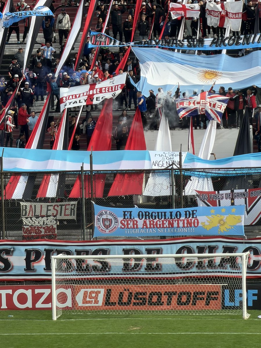 GastonRienzi's tweet photo. Preguntale a los ingleses como pega el Funebrero 🇾🇪🇦🇷 https://t.co/xR7sfPr8N7