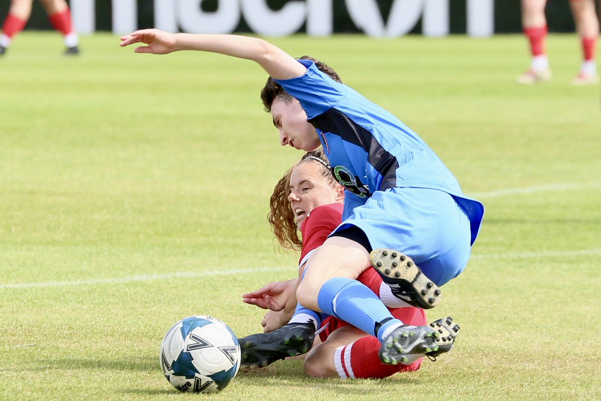 Jayphoto1993's tweet photo. Action shots from todays first preseason friendly @StamfordWomen vs @HistonLFC #footballforeveryone #FootballPhotography #matchday #WomensFootball @AllisonHomesUK @LincsOLSport @NonLeaguePaper https://t.co/kv8jU4mNSl