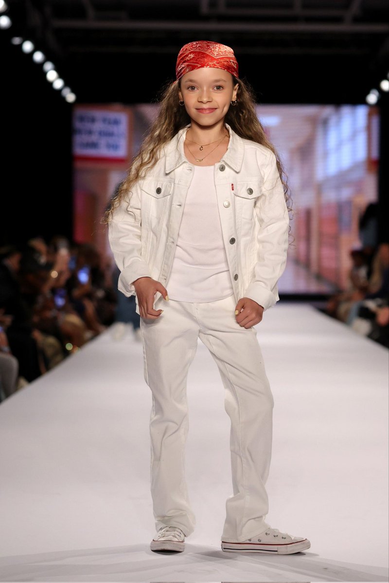 cocosworld's tweet photo. Chanel did her thing once again for  The #amazonlive "Back to School" Show by @rookiekidstr .
 I dont even get nervous for her anymore when it comes to runway shows. She's got this 👍 (well maybe just a tad nervous lol) https://t.co/DlP9lmK0fv
