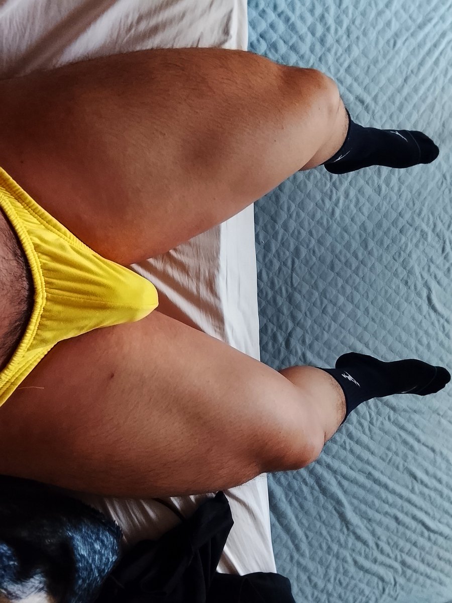 Eliseocaliente's tweet photo. Hoy tocó usar brief/trusa, quién me la baja para mamarme la verga? 
#brief  #tanga #mamadas https://t.co/e2CE0Nc0WH