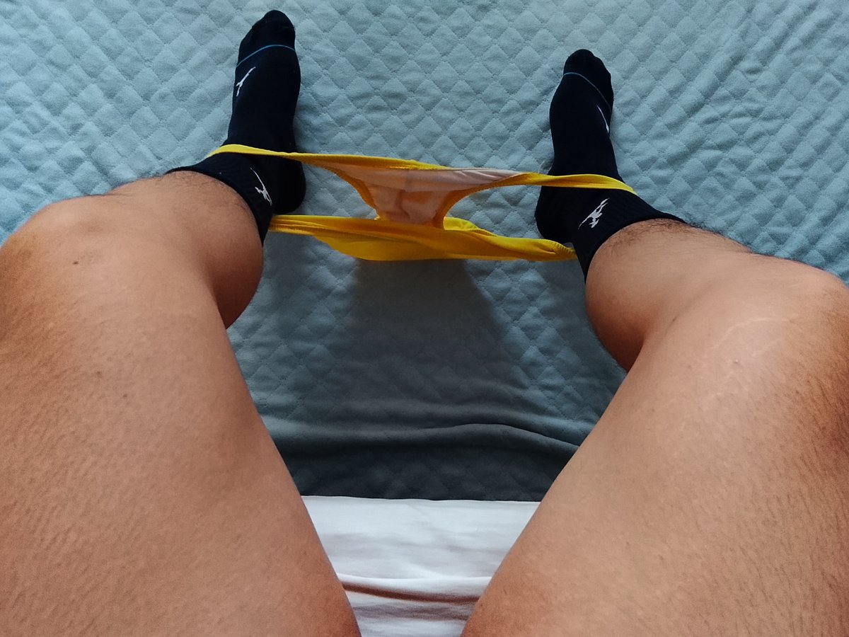 Eliseocaliente's tweet photo. Hoy tocó usar brief/trusa, quién me la baja para mamarme la verga? 
#brief  #tanga #mamadas https://t.co/e2CE0Nc0WH