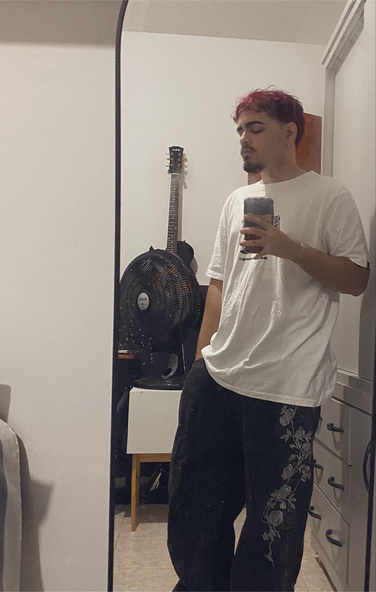 cr0wnotes's tweet photo. eu sem ele :( https://t.co/DaZ6R06fWB