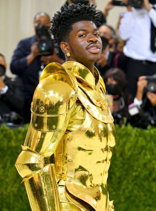 iam_Mardiyyah's tweet photo. Rema revealed why he cut ties with Ayra star after she advised him to break up with Lil nax 

“Ayra is a cool girl and she’s like the closest to me on the label but I decided to give her space when she displayed her homophobia and questioned my romantic relationship with nax” https://t.co/oWuzhqugpS