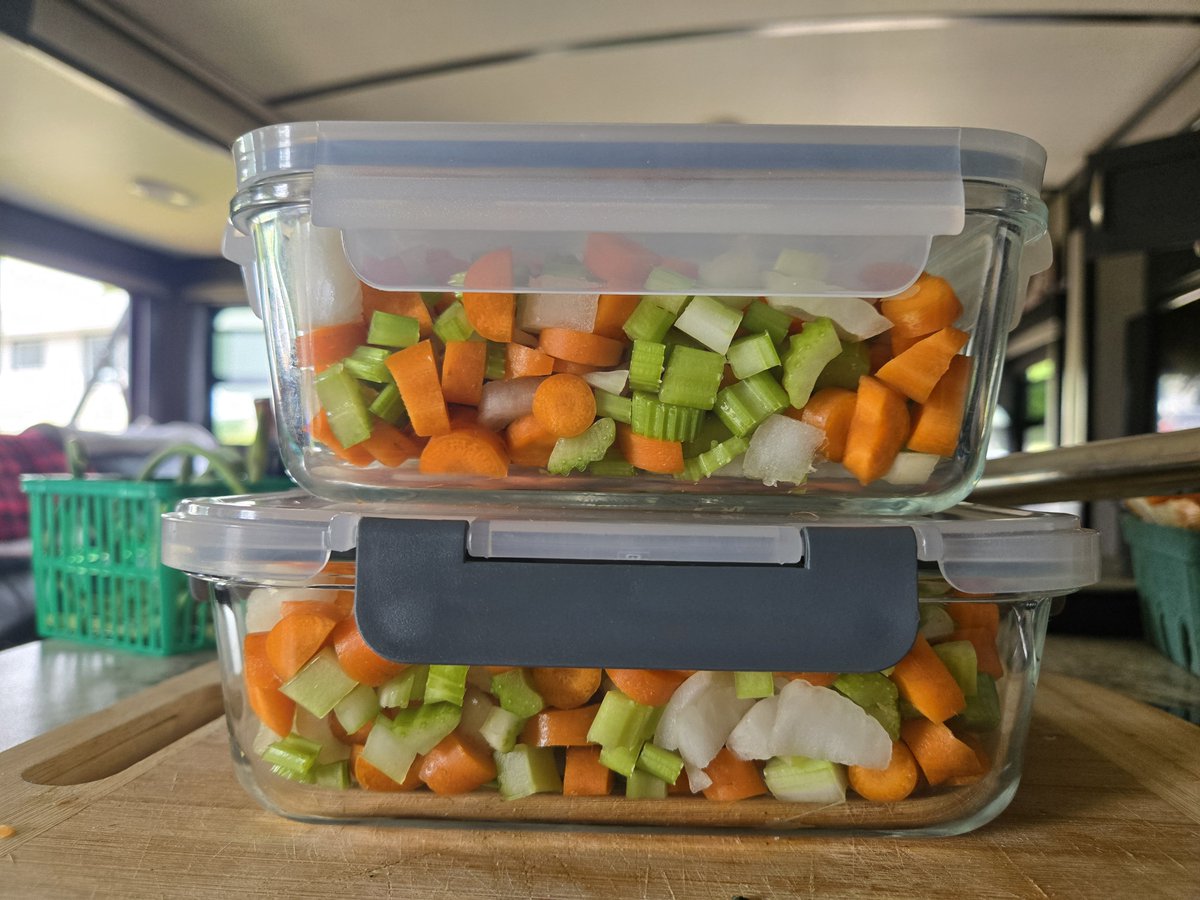RealTalk8386's tweet photo. We had some local carrots and celery that needed to be used up before they go to waste.

A couple batches of precooked mirepoix are headed for the freezer for future soups and stews! https://t.co/aidTHbptJA