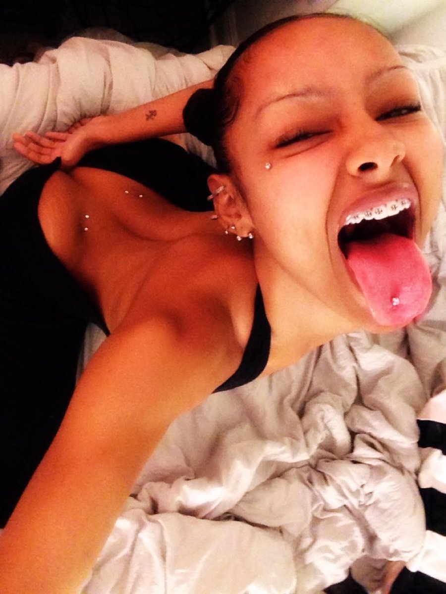 prettygaaangxo's tweet photo. #MODERNvixen008 mikyla.g 🦠🎀🐯👁️ https://t.co/wwAj1vlJFB