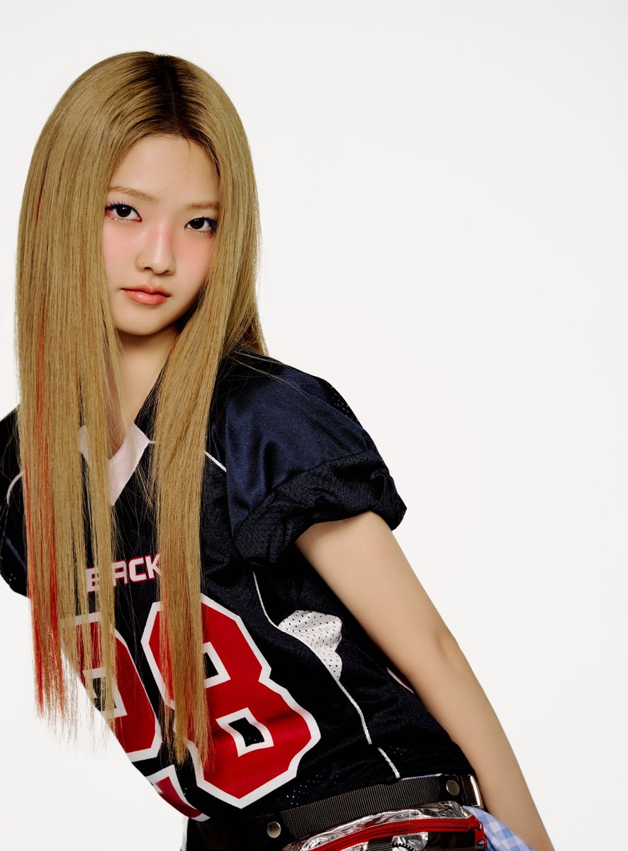 tuideseohe's tweet photo. meet me; park seohee. 🀦 apparently i'm being called a “barbie—doll” now and honestly? i think i really like the sound of that  the nickname slaps. chin up, eyes soft, hair doing its whole main character thing for the camera. 📹♥︎ seeing the final shots made my heart so warm. https://t.co/Ojlyl2UUh9