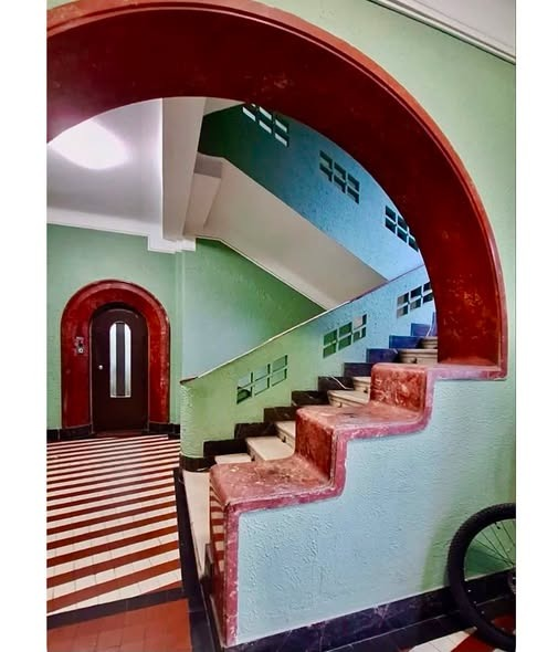 archistar1's tweet photo. Atrio interno e scala del condominio,1937
G. Principa 6, Belgrado, Serbia π·πΈ
#architetto Dragoljub VukΕ‘iΔ
#architettura
#ArtDeco https://t.co/4BD8IguJ5N