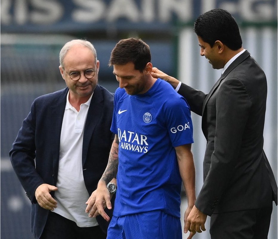 psg__chief's tweet photo. 🚨💣 🗣️Luis Campos (PSG Sporting Director) :

“After the 2022 WC, We [PSG] did everything possible to renew Messi’s contract. We even asked his opinion on players he would’ve wanted us to sign but to him football is much more than just contracts. He didn’t feel the love from the fans so he declined our offer respectfully”