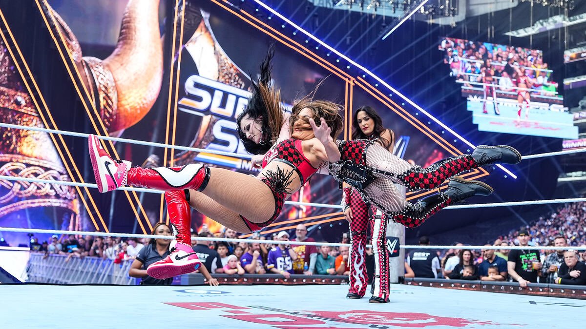 ValiantBellaxx's tweet photo. Whether we or lose, The Bella Twins are not someone you take lightly. Let’s make something crystal clear, I may have been out but I’m back now. You can never replace me. 

#SummerSlam 
@UnmatchedWWE @ToTheWildWest @TopShelfMade @SoSweetLikeTea @BelleWithBite @HeldOntoMyReins https://t.co/KGvhdmEvwz