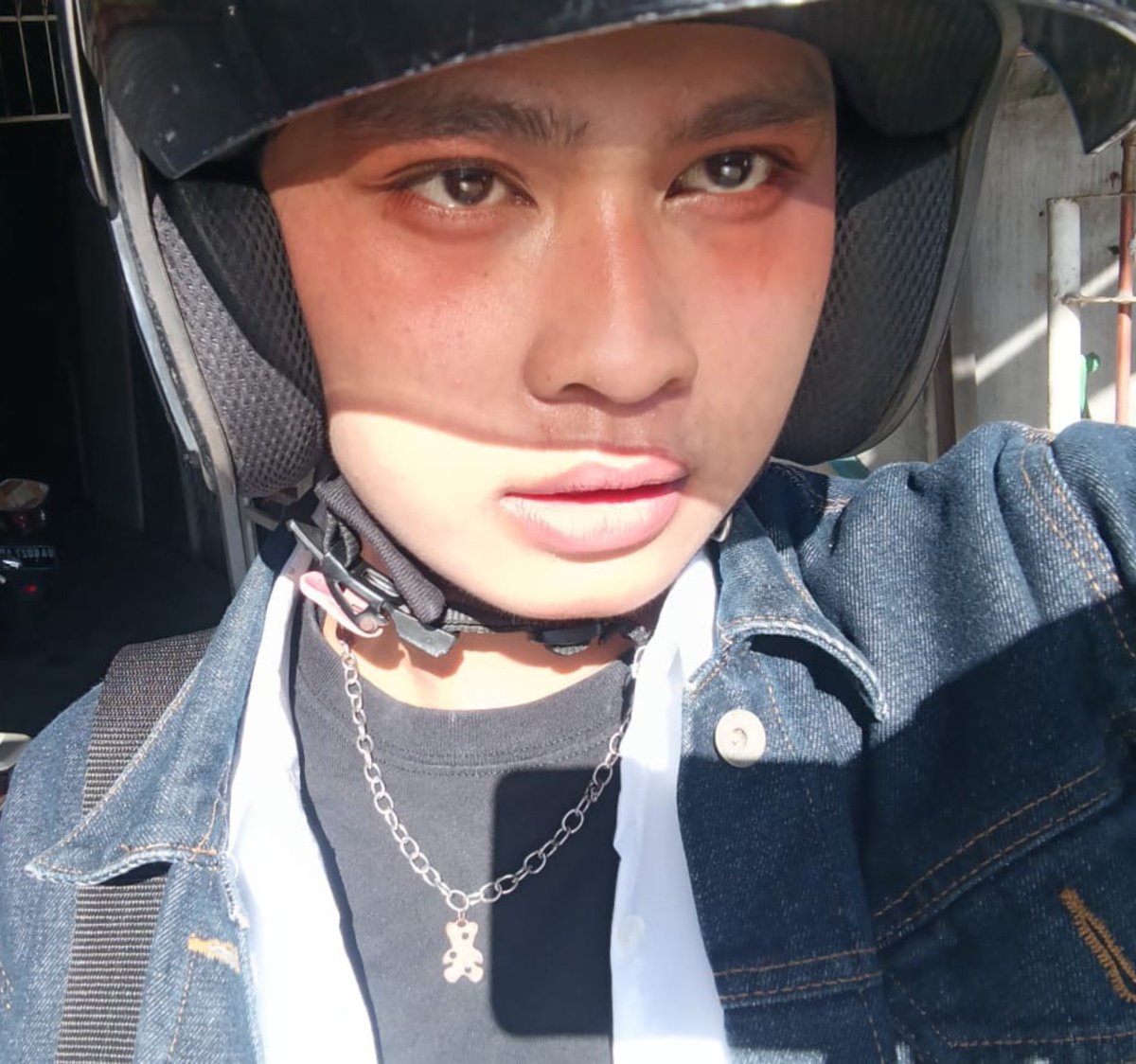 benkaccount's tweet photo. [FRIENDSHIP APPLICATION]

Name: abenk
Age: 20
Occupation: staying alive🤭
MBTI: INFP i guess
Zodiac: sagit
Height: 185-ish? idk been a long time since i checked
Hobby: menghamburkan duit buat makanan👅 i also dance (not that good [YET]). i game too ya ges ya
Fun fact: gue bencong https://t.co/P4AIlAA53g