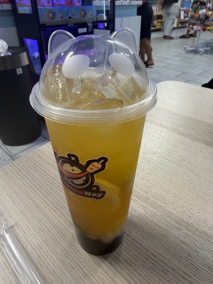 IvDogg's tweet photo. Damn, I dunno how many times the kids dragged me MilkTea way for this fancy desert and boba! #WaimaluShoppingCenter #MilkTeaWay #Boba #Waimalu #Aiea #Kakaako #Kapahulu #Honolulu #Oahu #Hawaii https://t.co/g6e1jSLIjw