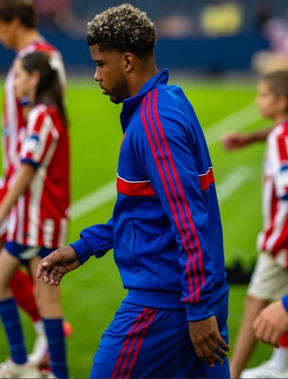 greazy_speaks's tweet photo. From Stamford Bridge 🔵
to The Theatre of Dreams. 🔴
the boy now dares to dream 💭 #twitterfootball #manunited #football #transfers https://t.co/YX3zxWocfo