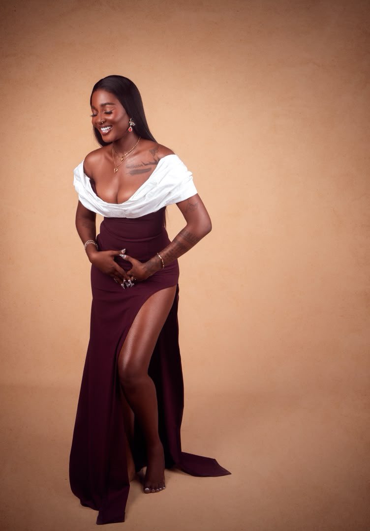 DeksEloquence's tweet photo. Goddessa gets her praises from Ebuka 

The life of the party for a reason 🎉🥳
Week 2 here she comes💃🏽💃🏽

#BBNaija
#BBNaijaS11 https://t.co/hZshMoJbiZ