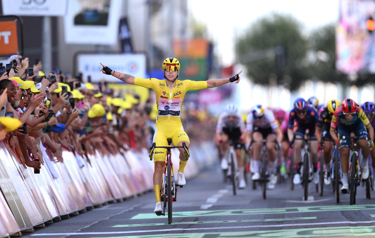 teamsdworx's tweet photo. FLYING WIEBES 🦅 @lorenawiebes takes back to back victory in @letourfemmes 😍
#wesparksuccess #tdff2026 https://t.co/5xulOvJKfo