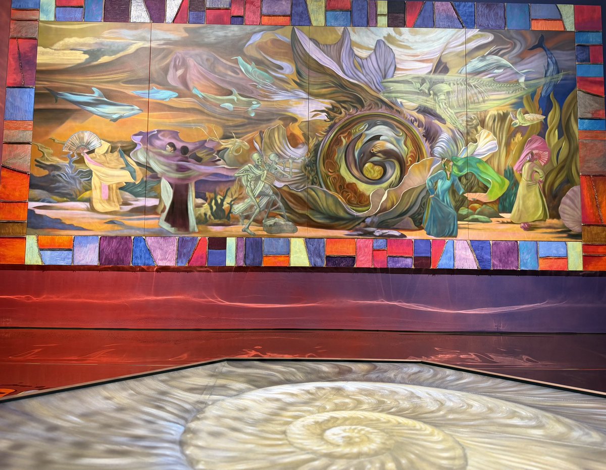 sapphire_bee's tweet photo. Spent an afternoon inside someone else’s imagination. Spirals everywhere. On the canvas, on the floor, in the fox curled into itself. 

I keep thinking about how nothing in that room was still. https://t.co/8jArFeJpjF