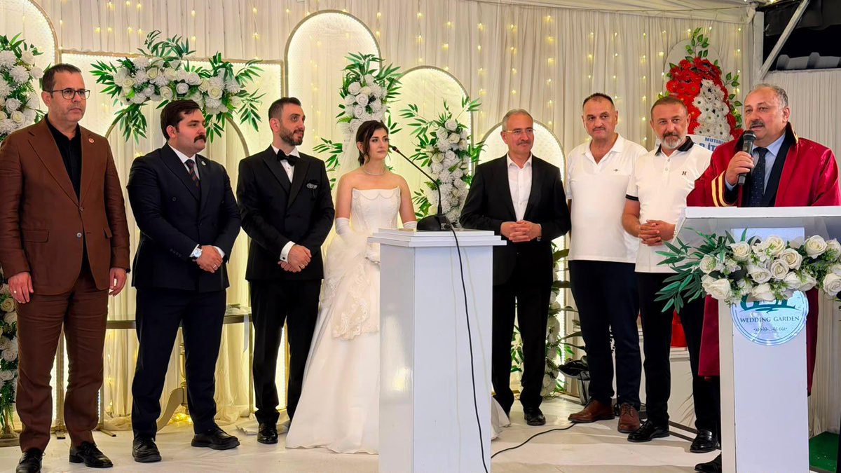 bbphabermerkezi's tweet photo. HEM BABA HEM BAŞKAN! 
Salıpazarı Belediye Başkanı Refaettin Karaca, kızı Tuğba Nur ile Zeki Samet Türkmen çiftinin nikahını kıydı.

Çarşamba’da gerçekleşen ve siyaset dünyasını buluşturan görkemli törende, genç çifte ömür boyu mutluluklar diliyoruz. 
#BüyükBirlikPartisi https://t.co/DAnREY1czm
