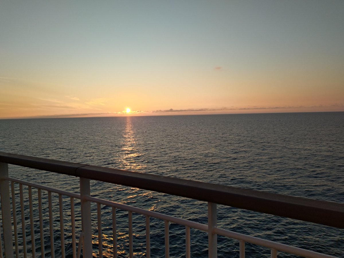 aIB9ErkXtt4AltP's tweet photo. 無事に北海道到着しました⛴️
東北地方を航行中に結構揺れて気持ち悪くなり組立を中断しました💦でも新しいキット組み立てるのは楽しいです🤩HGなのに形見ただけでどこに使う部品か全く分かりません🤣想像通りモノアイがたまらん🤤他のキットにも移植できないかな〜 https://t.co/Uw7WggOE4r