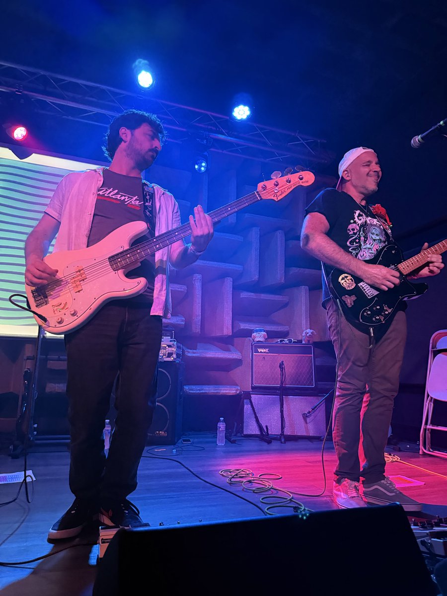 renwood_'s tweet photo. @redvoxband @VinnyVinesauce Sorry if any of these are ones I already uploaded. I took SO many lol https://t.co/2Lr5fZNnpj