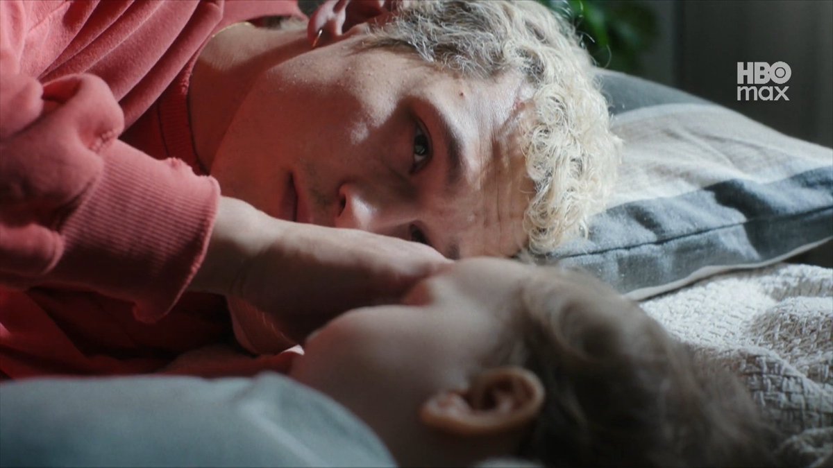 pride_anime's tweet photo. Estou assistindo a uma série gay excelente na HBO Max, chamada "PROUD", e eu preciso que todos a vejam.

Fazia tempo que uma série de drama me pegava desde jeito. A atuação, o passing, a construção da narrativa e dos personagens... Apenas deem play e me agradeçam depois. https://t.co/k4QSCafMj0