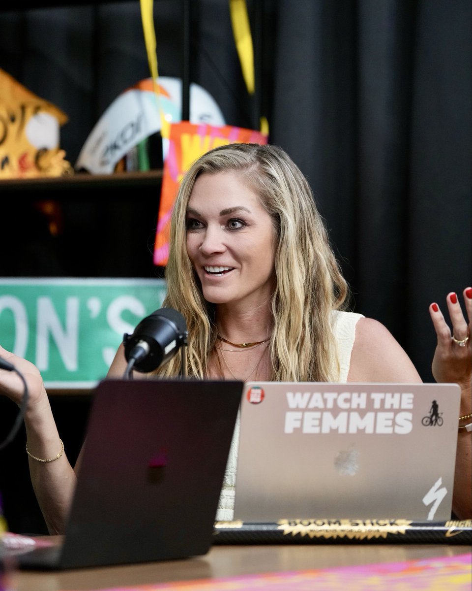 wedusport's tweet photo. THEMOVE TDF Femmes Stage 2 - @lancearmstrong @AMTetrick and @mariholden discuss @lorenawiebes second @LeTourFemmes victory and another perfectly executed finish from @teamsdworx and Greta from Charlotte asks, “How do the girls go to the bathroom when they are riding their bikes?” https://t.co/a0f1TT8t32