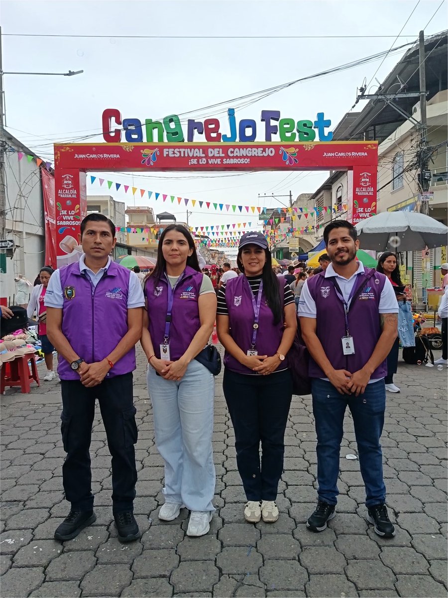 Arcsa_Ec's tweet photo. ¡Calidad total en Festival de #Naranjal! 🦀🍽️

Más de 40 stands de productos a base de cangrejo en este cantón de #Guayas son controlados por nuestros técnicos, para verificar el cumplimiento de buenas prácticas de higiene que cuiden la salud de sus visitantes.

#ArcsaControla ✅ https://t.co/ACogRwK84K