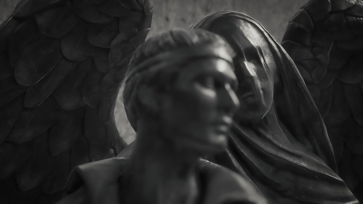 HedaKeen's tweet photo. The Angel of Death

#VirtualPhotography #SpiderMan2PS5
#TheCapturedCollective #TCCStatues https://t.co/EKqI0dRqMS