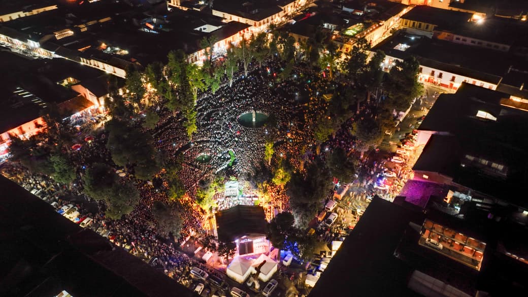 Portal_Mich's tweet photo. Asistencia histórica en Pátzcuaro; miles disfrutaron a Moenia en Cantoya Fest 2026 https://t.co/o8AJJwW4IX https://t.co/OAkpYHLGcZ