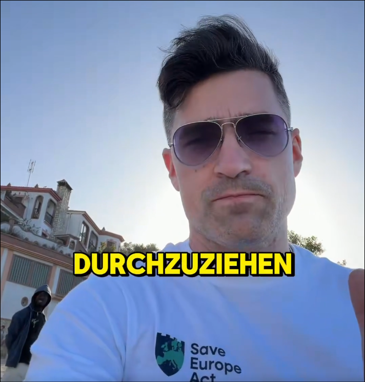 ArnoNymuski's tweet photo. Guess who's back?

@MartinSellner_ https://t.co/irEMUqtFqZ