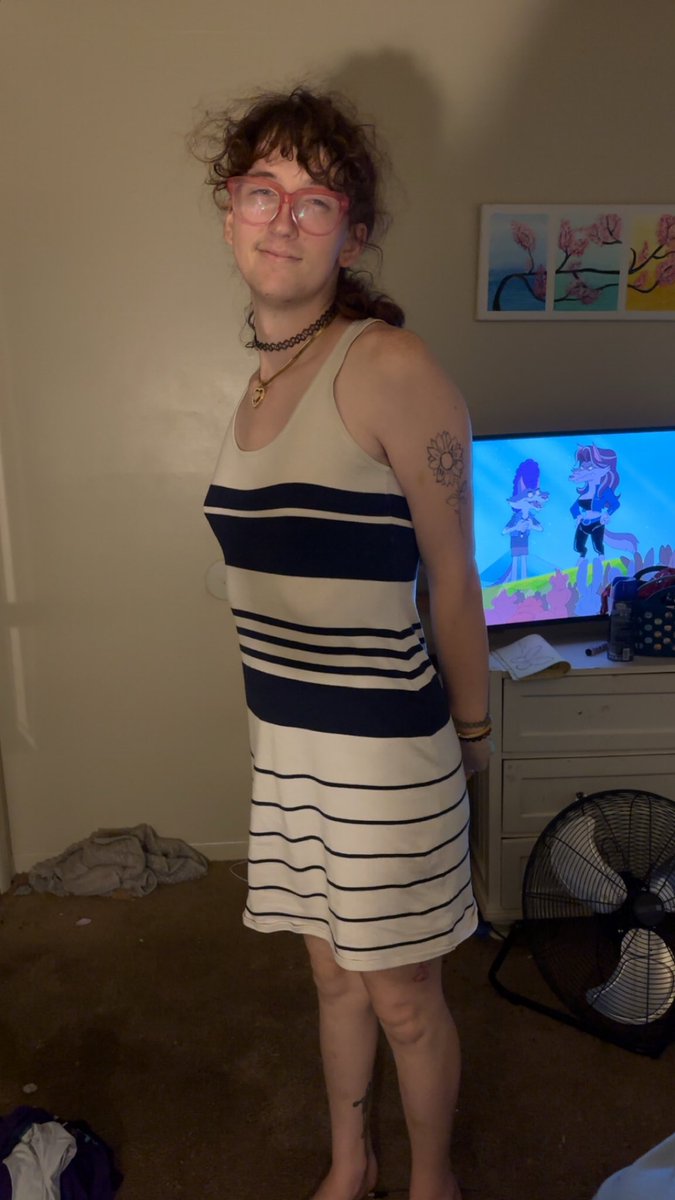 ElleTheGoodxD's tweet photo. Anybody interested in pregnancy fetish content? Dm meeee https://t.co/46v2bP5lmc