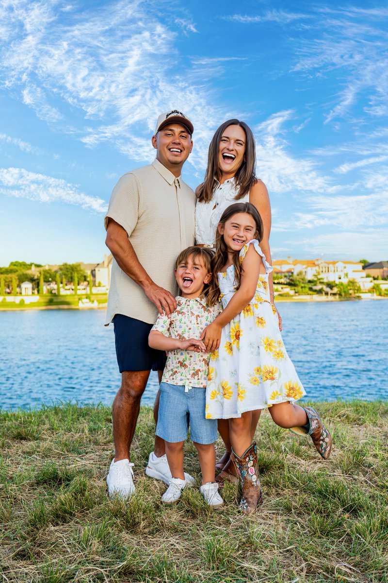 Paige_Trujillo_'s tweet photo. Grateful and blessed - what a beautiful summer with my people 🥹 @DotTru21 

Thank you @Blaze_of_Joy for always capturing the most meaningful photos of our little family. You are so gifted 💖 Thank you for blessing us with your talents and time! https://t.co/rng4M6hxBr