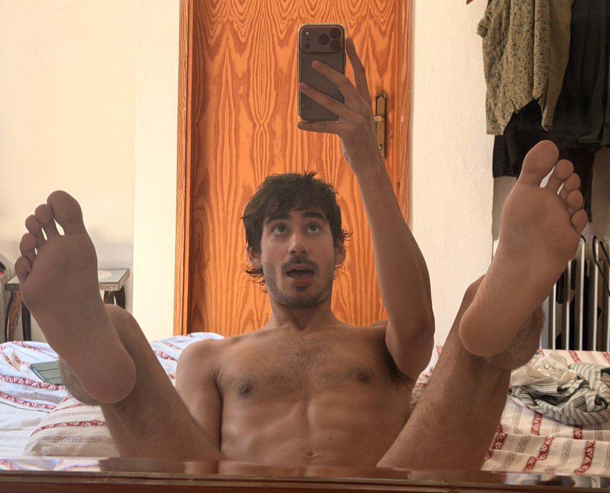 matlr0's tweet photo. barefoot edition https://t.co/PwAr1UpuDt
