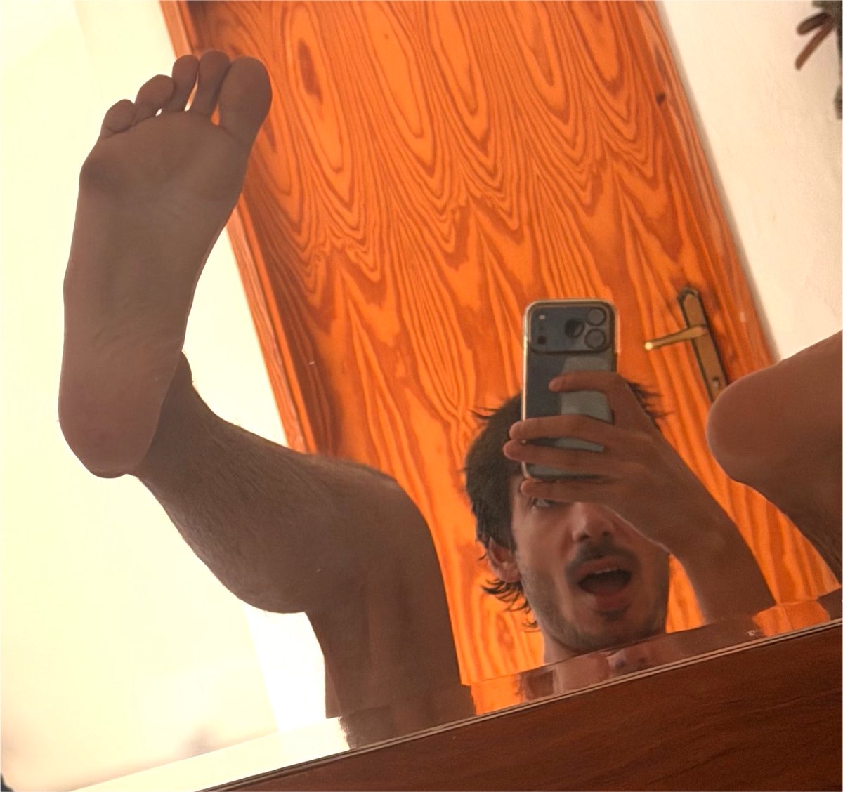 matlr0's tweet photo. barefoot edition https://t.co/PwAr1UpuDt