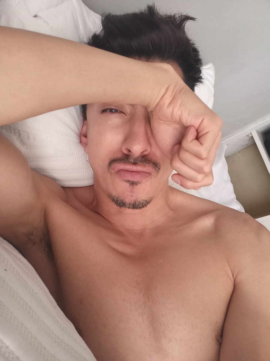 jbsaenz92's tweet photo. No molestar, es domingo.  💅 #chudai #wata #gay #sex https://t.co/Sr8CcI1JJl