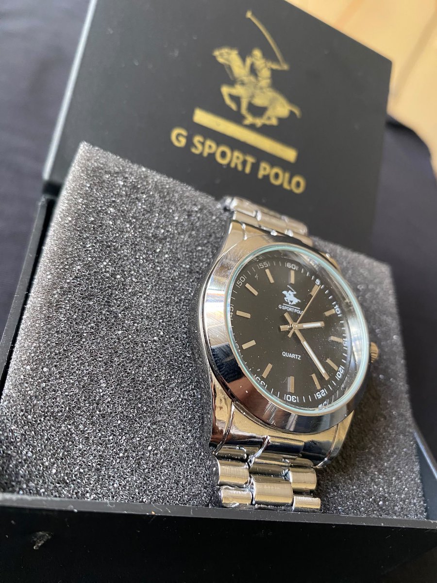STAYDARKmoda's tweet photo. ⌚ G Sport Polo'dan yeni: Siyah kadran, gümüş çelik kordon, Quartz mekanizma. Sade ama iddialı fiyatla 500 TL 🖤 #GSportPolo #saat #erkekaksesuar
https://t.co/ZbdmUejQzb https://t.co/WK8fu5wKYb