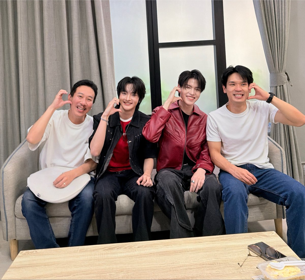 pete_nvich's tweet photo. หนายยทุกคนดูรายการ เรื่องนี่ว่าไง ของ You by True กันอ้ะยางง มีทั้งพี่เหว่งพี่เติร์ด พีท รีออนเลยย ขอขอบคุณ True5G และพี่ๆทุกคนเลยนะคับที่ให้โอกาสพีทกับรีออนได้มาร่วมรายการนี้สนุกมั้กกคับ💙🫶🏻
#YOUBYTRUE #True5G #Pete_nvich #reeonn https://t.co/e9o1Zc0l50