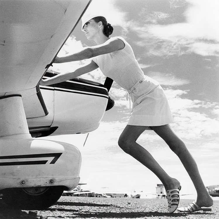 Sabina25537896's tweet photo. Norman Parkinson 📷
Gilded Summer, Vogue 1965 https://t.co/5iNuv2Wu66