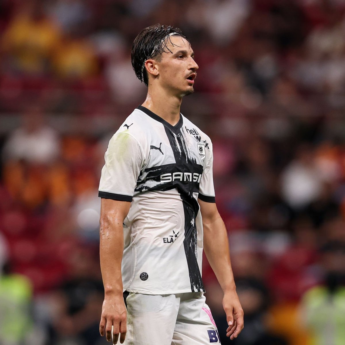 ActuL1_'s tweet photo. La Ligue 1 n'a toujours pas commencé, qu'il est déjà en feu 🔥😭

Estéban Lepaul 🇫🇷 vient de claquer un TRIPLÉ face à Galatasaray 🇹🇷 https://t.co/NC9Re8bQe9