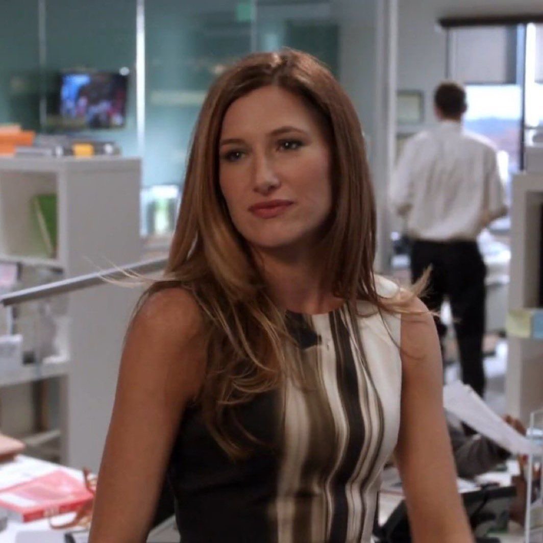 ohmissgill's tweet photo. kathryn hahn in free agents 😮‍💨 https://t.co/iurIGIQq97